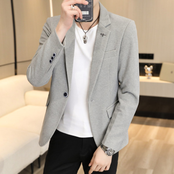 Model montat de sacou barbatesc