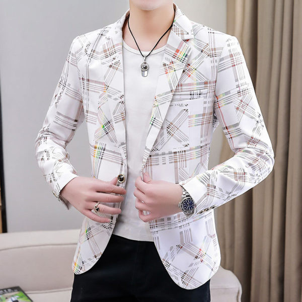 Moderan muški pripijeni sako s V-izrezom i gumbima