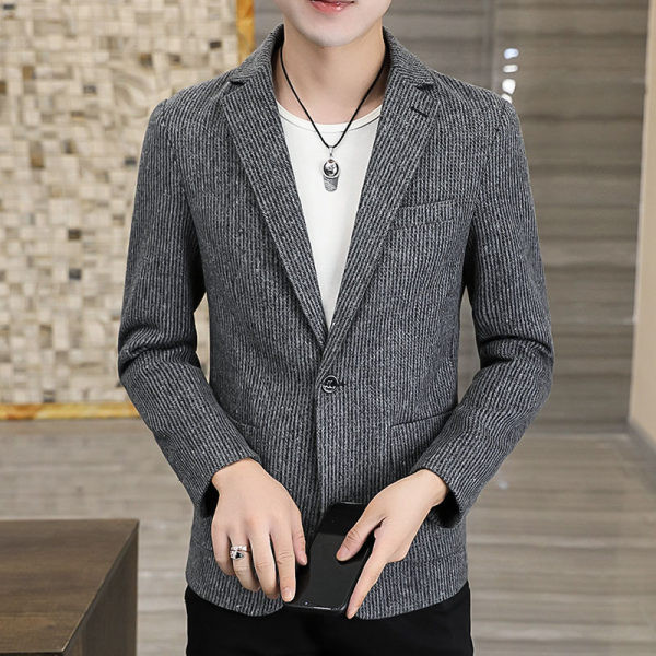 Muška jesenska jakna s prugastim ovratnikom