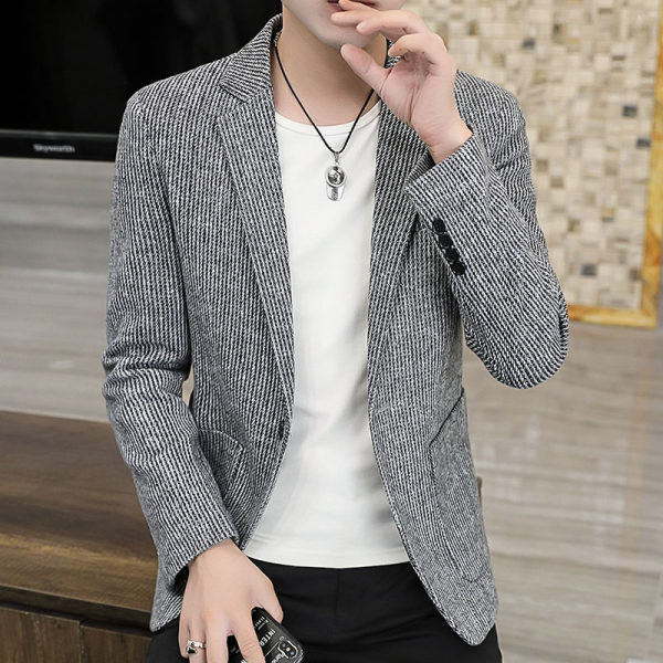 Muška jesenska jakna s prugastim ovratnikom