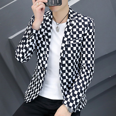 Laisvalaikio languotas švarkas - prigludęs modelis