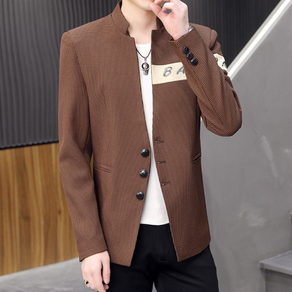 Ležerna muška jakna s gumbima i natpisom