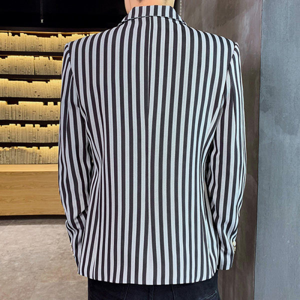 Muški prugasti sako s gumbima i džepom