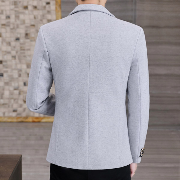 Muška jakna s izvezenim natpisom i džepom