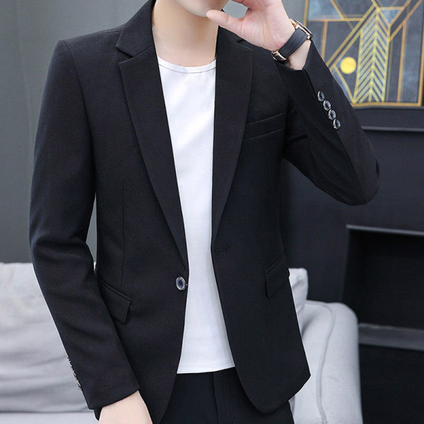 Elegantiškas vyriškas švarko modelis su kišene