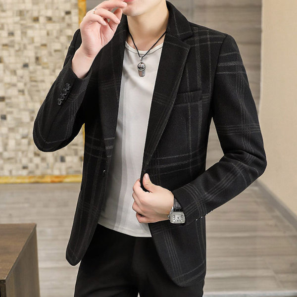 Vyriškas juodas švarkas su kišene