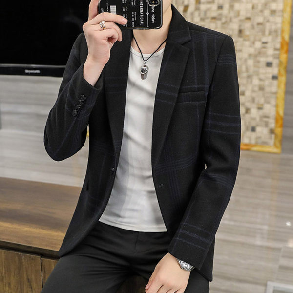 Vyriškas juodas švarkas su kišene