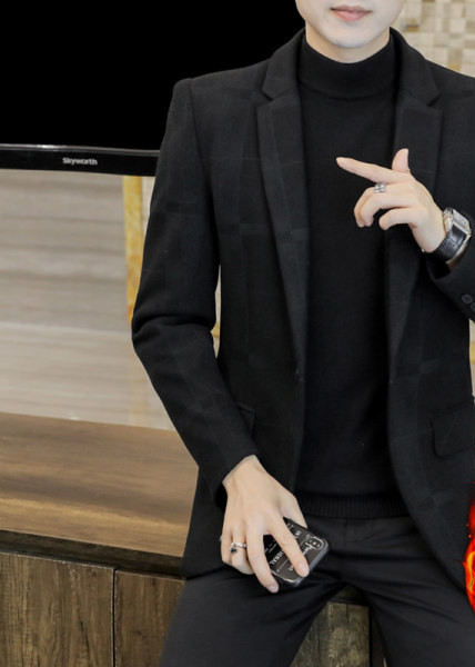 Laisvalaikio geltonai marginta striukė