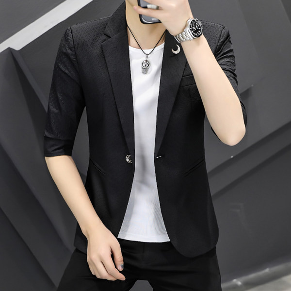 Vyriškas švarko modelis su apykakle