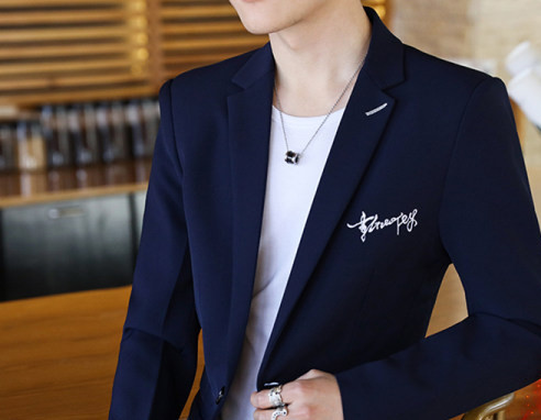 Trijų spalvų vyriškas švarkas su kišene