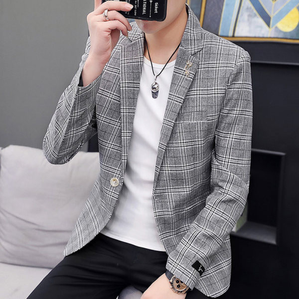 Pavasarinė languota striukė vyrams - prigludęs modelis