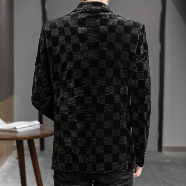 Moderna muška jakna s dugim rukavima i geometrijskim oblicima