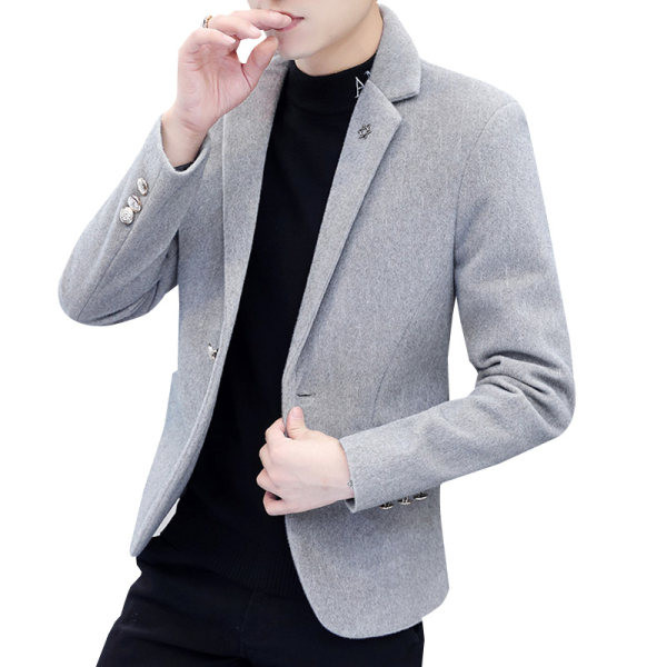 Čist model muške jakne dugih rukava i klasične kragne