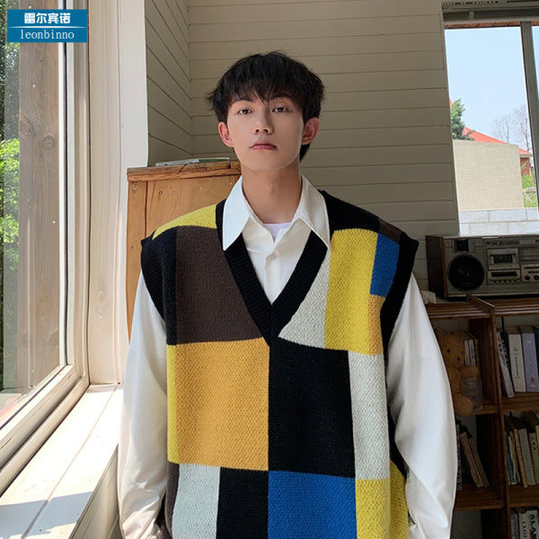 Vestă pentru bărbați în carouri cu decolteu în V