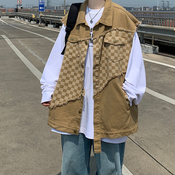 Vesta barbati din denim model larg cu buzunar si nasturi