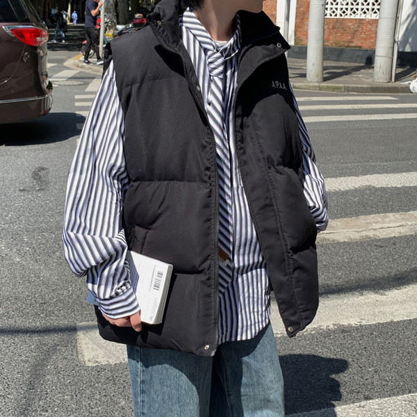 Vyriškas liemenės platus modelis su kišene