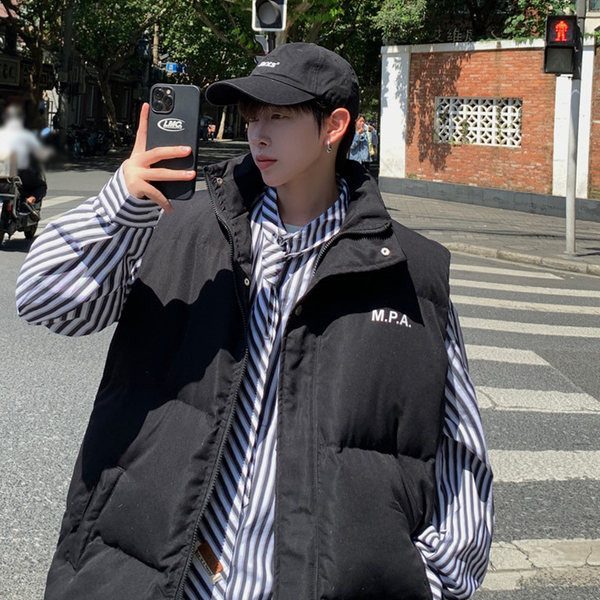 Vyriškas liemenės platus modelis su kišene