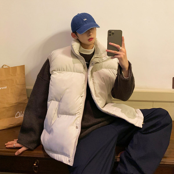 Vesta barbati model larg cu nasturi si buzunar