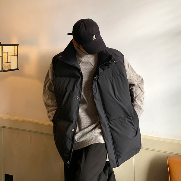 Vesta barbati model larg cu nasturi si buzunar