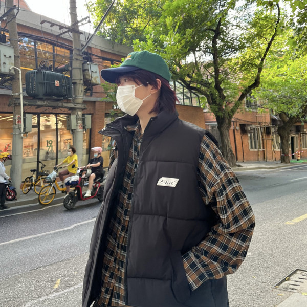 Vesta sport pentru barbati cu fermoar si guler