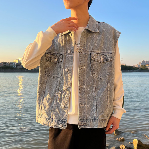 Muški traper prsluk s gumbima i džepom