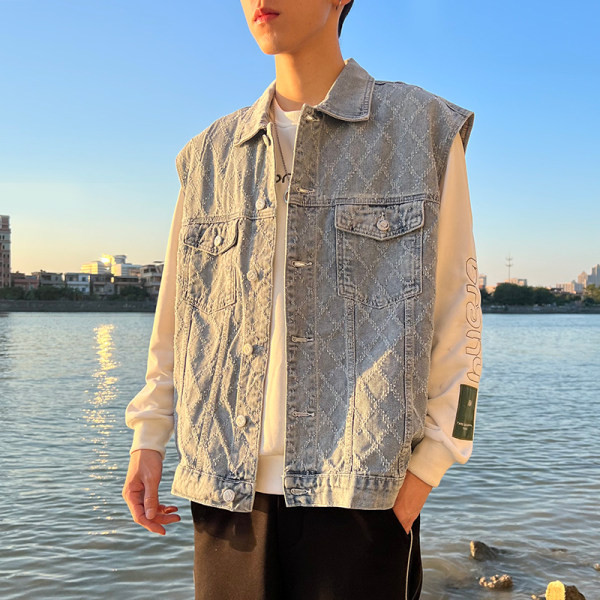 Muški traper prsluk s gumbima i džepom