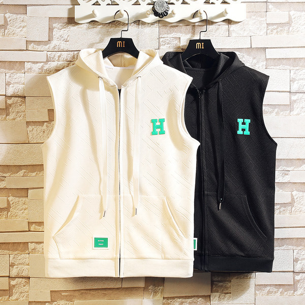 Vesta sportiva pentru barbati cu gluga si buzunare