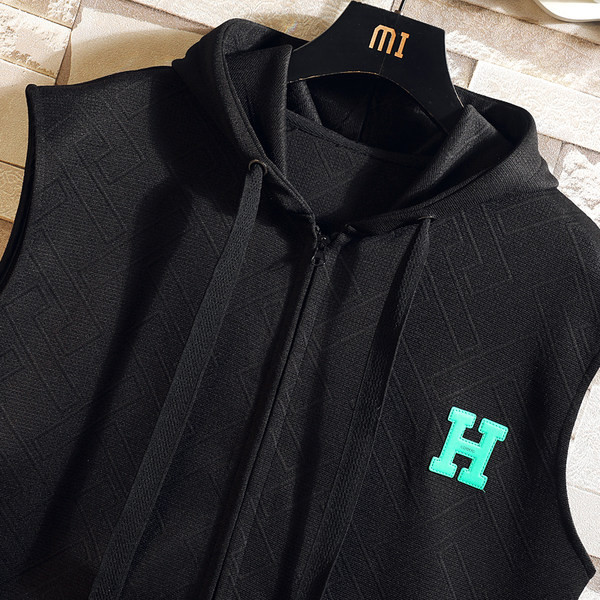 Vesta sportiva pentru barbati cu gluga si buzunare