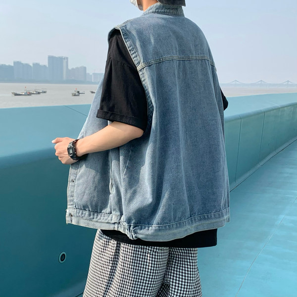 Vesta de denim pentru barbati cu nasturi