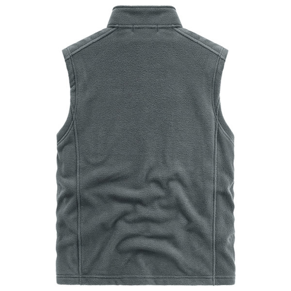 Įprasta vyriška liemenė su apykakle ir kišene