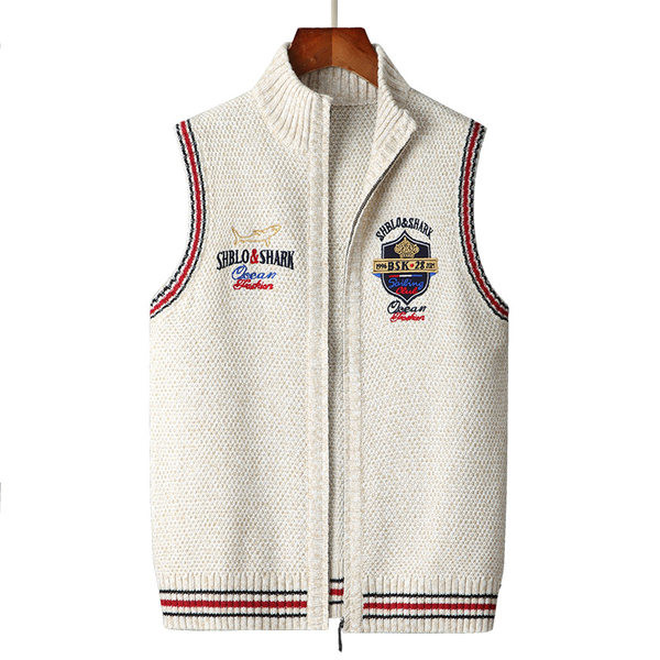 Vesta barbati tricotata cu broderie si fermoar