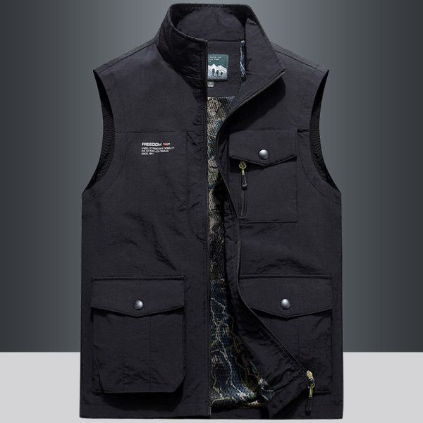 Plataus modelio vyriška liemenė su kišene ir užtrauktuku