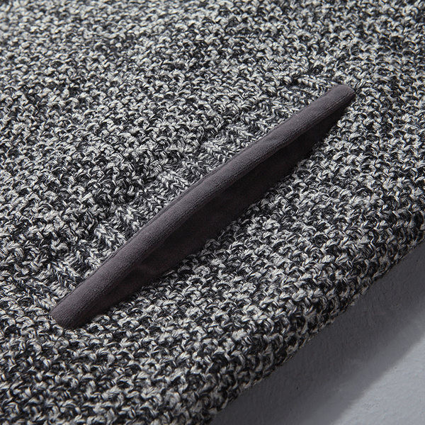 Vyriška rudens-žiemos paminkštinta liemenė su siuvinėjimais