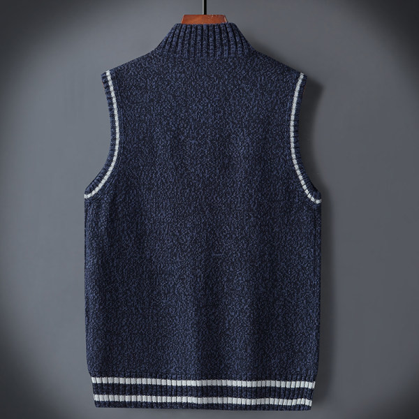 Vyriška liemenė su išsiuvinėtomis raidėmis ir užtrauktuku