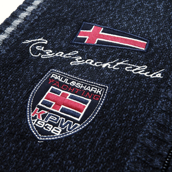 Vyriška liemenė su išsiuvinėtomis raidėmis ir užtrauktuku