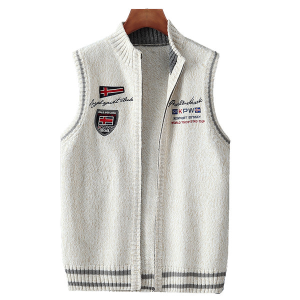 Vyriška liemenė su išsiuvinėtomis raidėmis ir užtrauktuku