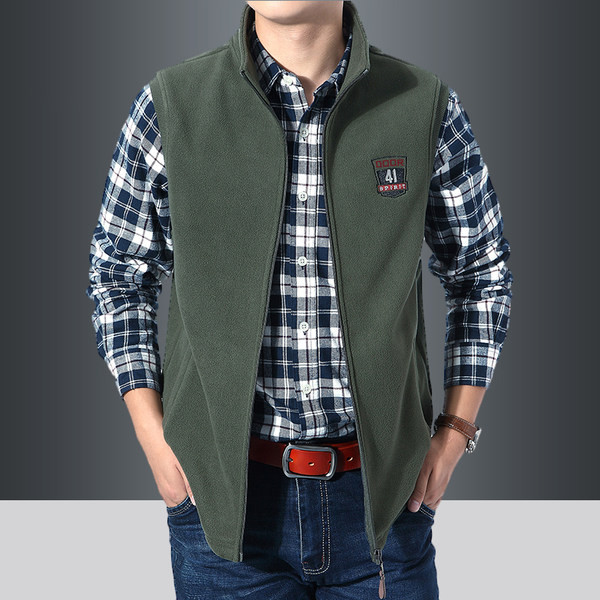 Jesensko-zimski muški prsluk s printom i patentnim zatvaračem