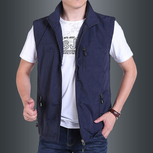 Un model curat de vestă pentru bărbați pentru viața de zi cu zi