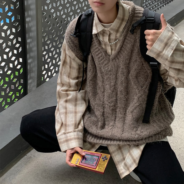 Vestă tricotată pentru bărbați, cu decolteu în V