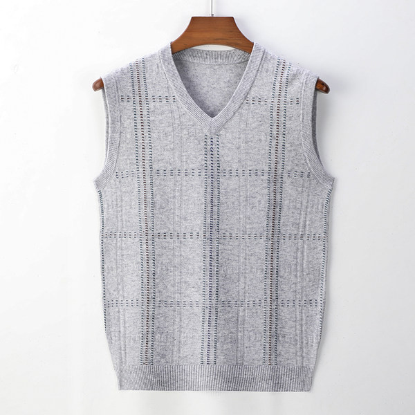 Vesta barbati cu decolteu in V in multe culori