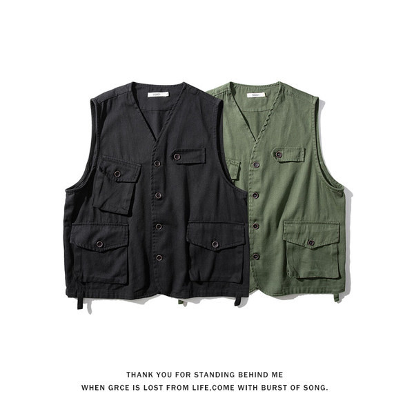 Muški tekstilni jelen sa špicastim izrezom i gumbima