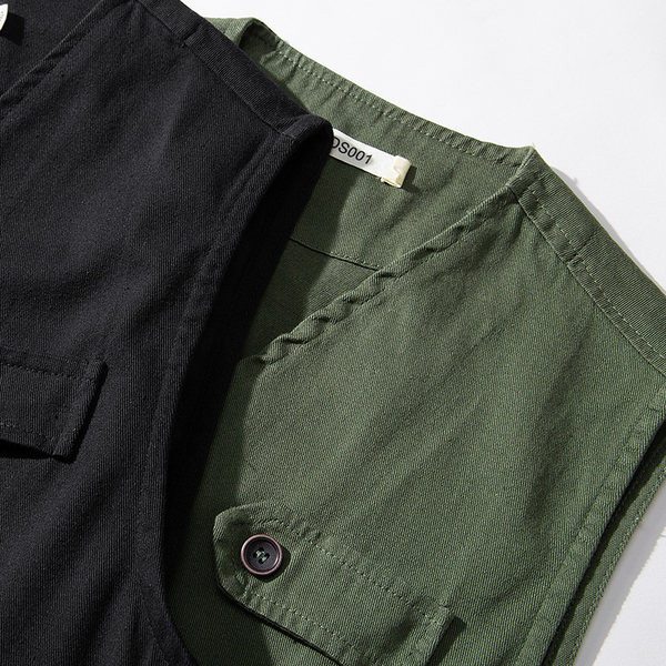 Muški tekstilni jelen sa špicastim izrezom i gumbima