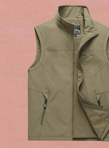 Vyriškos liemenės švarus modelis su užtrauktuku