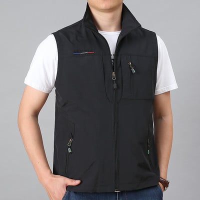 Įprasta vyriška liemenė su kišenėmis ir užtrauktuku