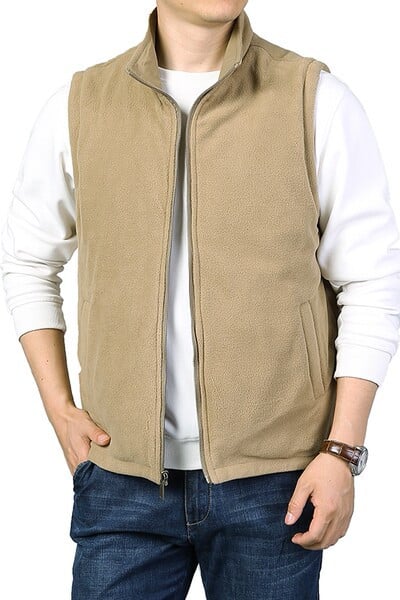 Įprasta vyriška liemenė su kišenėmis ir užtrauktuku