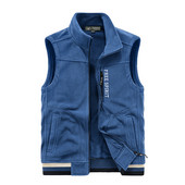 Vestă bărbătească cu inscripție și guler înalt