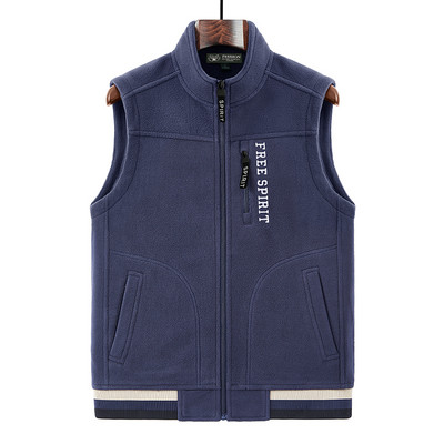 Vestă bărbătească cu inscripție și guler înalt