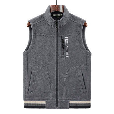 Vestă bărbătească cu inscripție și guler înalt