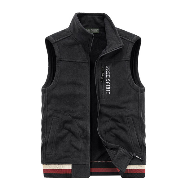 Vestă bărbătească cu inscripție și guler înalt