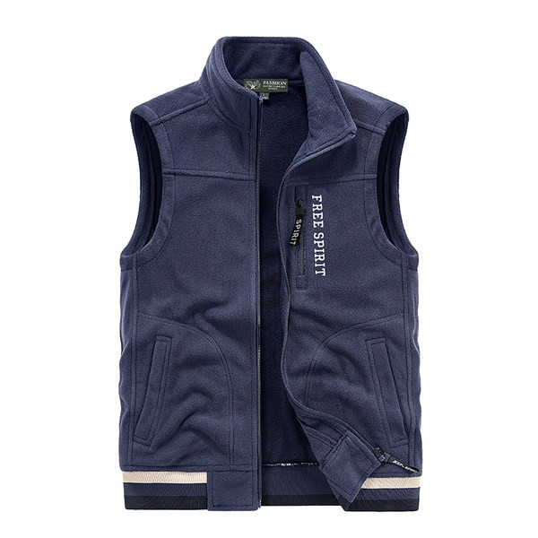 Vestă bărbătească cu inscripție și guler înalt